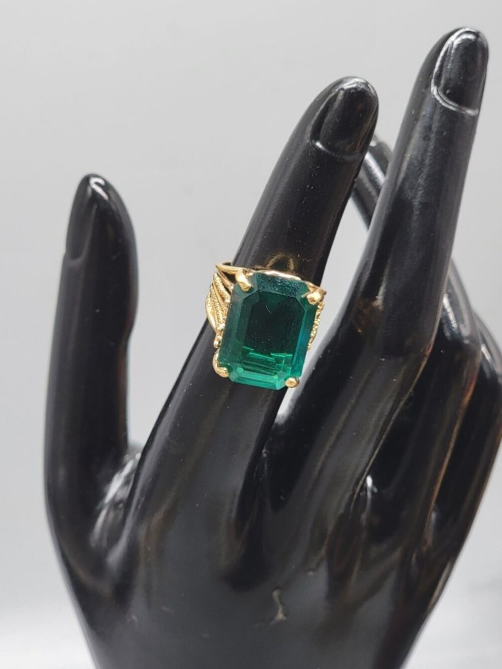 Vtg Ana BeKoach 18KHGE Simulated Emerald Cocktail Ring Sz 5 Gold Electroplated